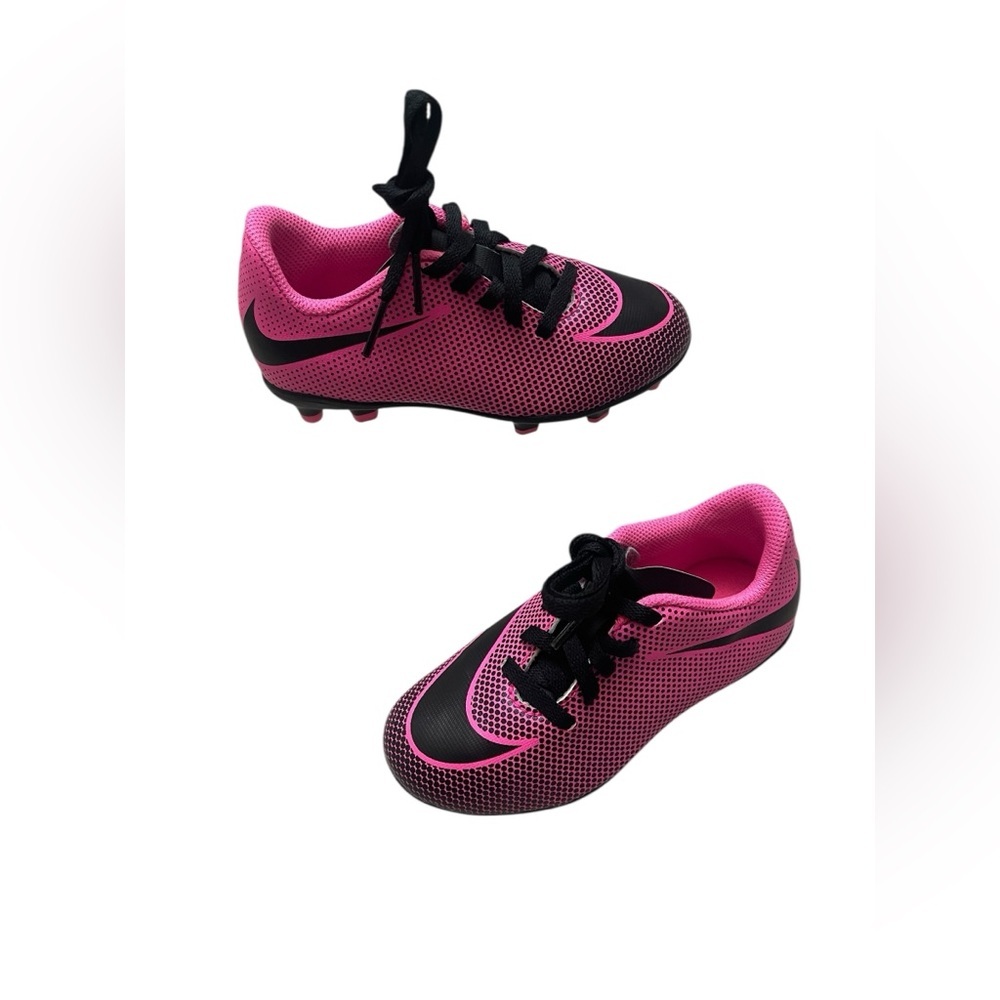 Nike Jr. Bravata II Firm-Ground Hot Pink Black Soccer Cleats Girls size 10C